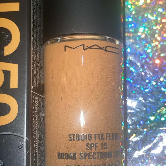 x1 MAC NC50 STUDIO FIX FLUID FOUNDATION BRAND NEW BOXED - Picture 6 of 14
